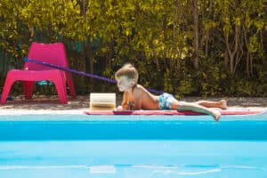 Piscina temperada - actividades de verano para niños